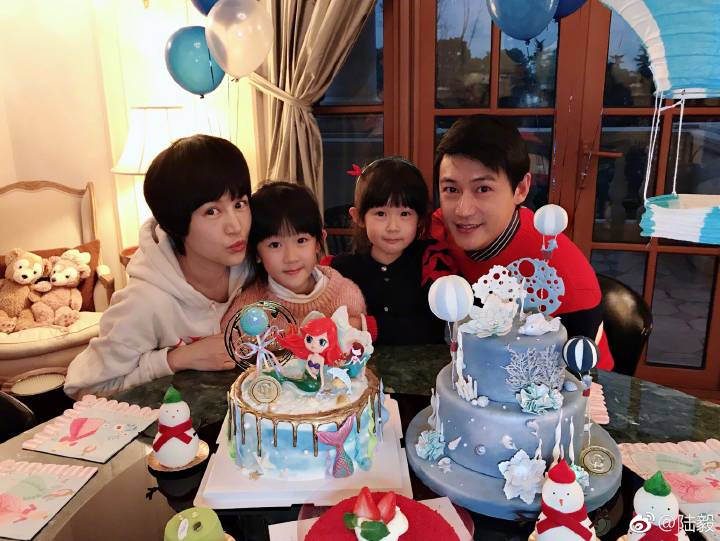 陆毅为女儿小叶子庆生, 两姐妹简直就是复制粘贴