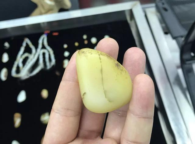 最新报道!刚刚运来一卡车价值千万的籽料, 结果……