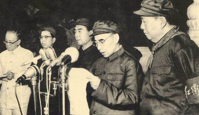 周恩來與江青不同時期的罕見合照