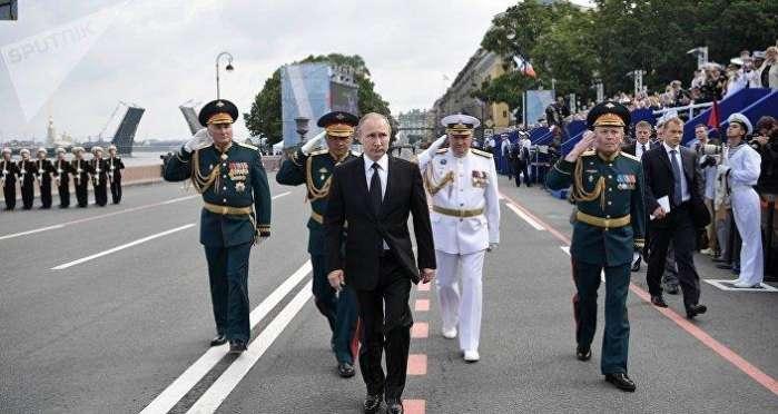 看了奥巴马阅兵, 再看英拉阅兵, 最后看中国的他, 是国人的骄傲!