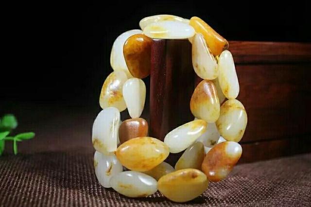 和田玉行家教你“七”招别心甘情愿, 买名不副实的和田玉