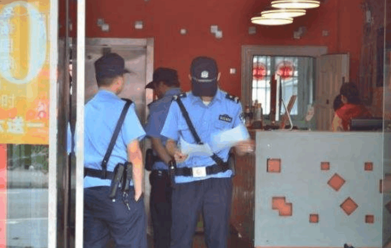 女子與男友走進酒店后失蹤, 被人發現在酒店床墊下: 身上都沒一件衣服!