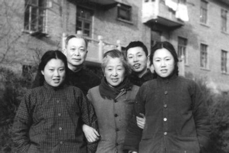 儿子被人起绰号, 父亲直接将名字改为绰号, 结果几十年后名震天下