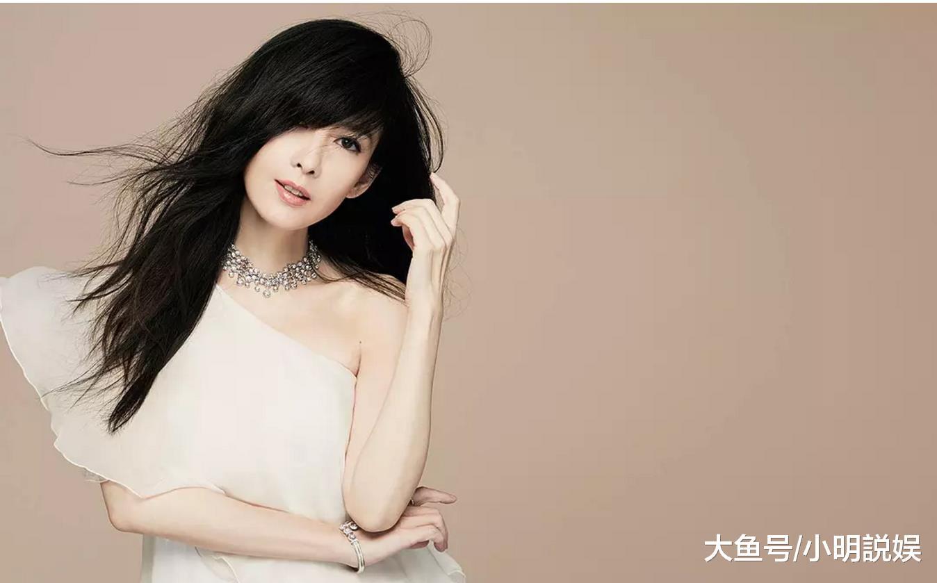 侏罗纪世界统治|堪称“尤物”的周慧敏巅峰时期到底有多美, 看古巨基的眼神就知道了。