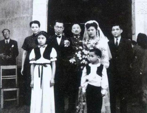 蔣介石手下最厲害的虎將, 掌管國民黨三分之一的兵力, 娶北大校花