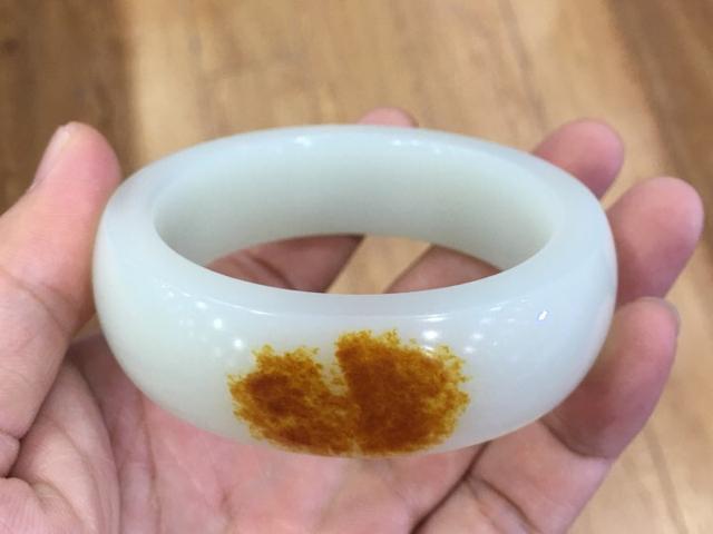 任性! 赌石赌出2500万巨债