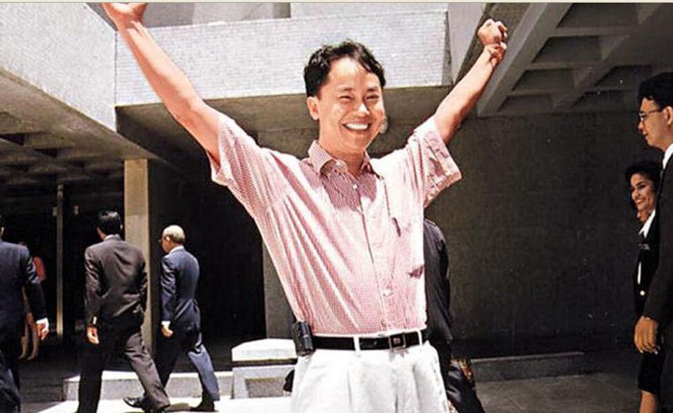 敲诈李嘉诚10亿的世纪悍匪张子强是什么来头? 为何他有军用AK47和炸药?