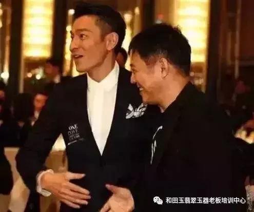 50000元1克! 9克的和田玉籽料竟要45万?——那我们买的起吗?