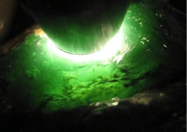 为了这块玉石, 他们赌上了一生