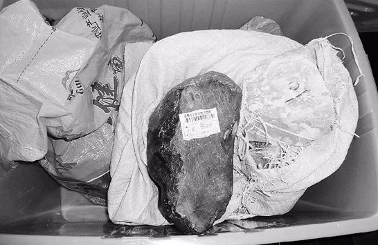 任性! 赌石赌出2500万巨债