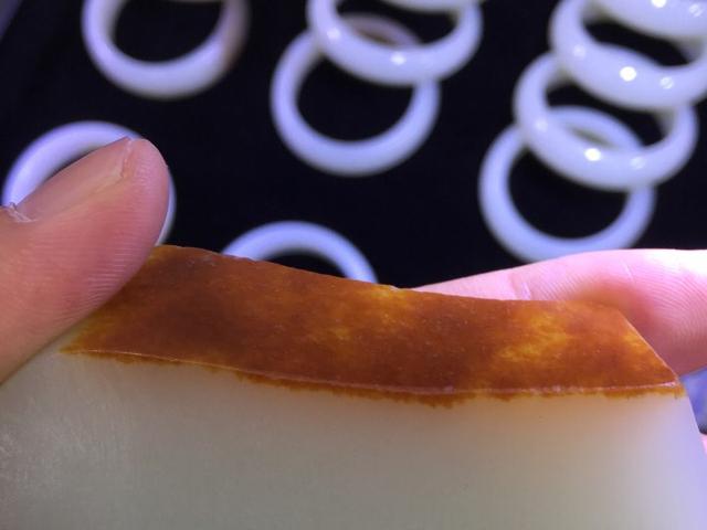 任性! 赌石赌出2500万巨债