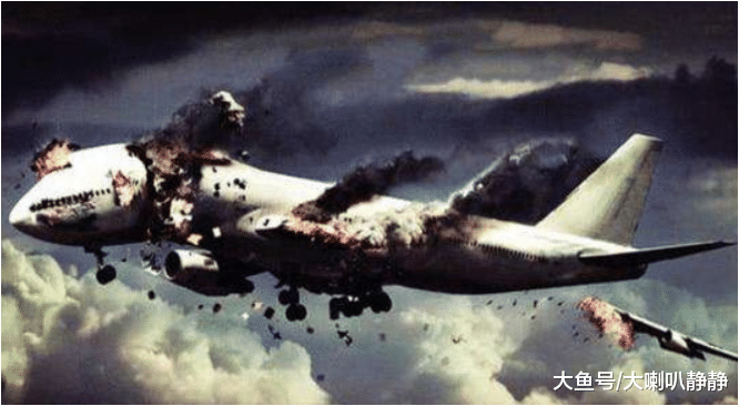 为什么飞机发生意外航空公司宁愿赔光,都不让乘客跳伞求生?(组图)