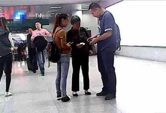 大街上有人问你借3元、13元, 为什么千万不能借?