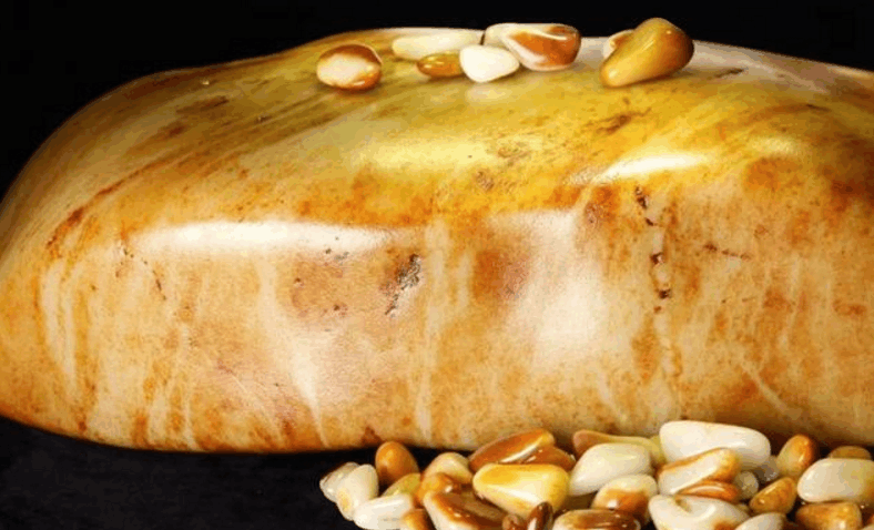 巨无霸和田玉! ! ! 估价8700万