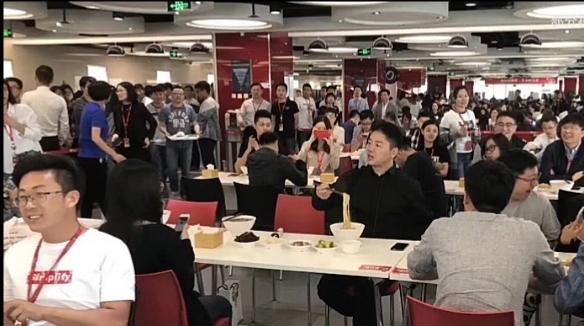 刘强东: 我把你当兄弟, 你竟然和外人勾结骗我? 报假账坑刘强东!