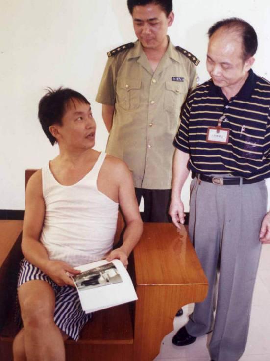 他是张子强军师, 因出卖张子强获减刑, 出狱后成立贩毒集团任老大