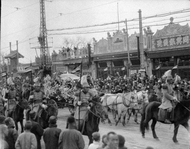 1945年孙中山离世, 前后换了4口棺材, 现在却躺着梅兰芳