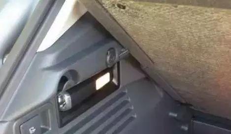 不要小看汽车后备箱, 它还有4个“隐藏功能”, 关键时候很有用