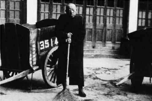 杜月笙看到好友黃金榮掃地的照片后, 拒絕回大陸, 6字評價中國