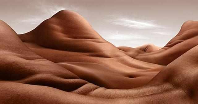 摄影师还真是大骗子, 还以为是峡谷山峰, 谁知是真相是大腿和细腰