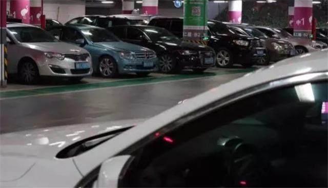 停车4个月被收费6000元 车主说车不要了