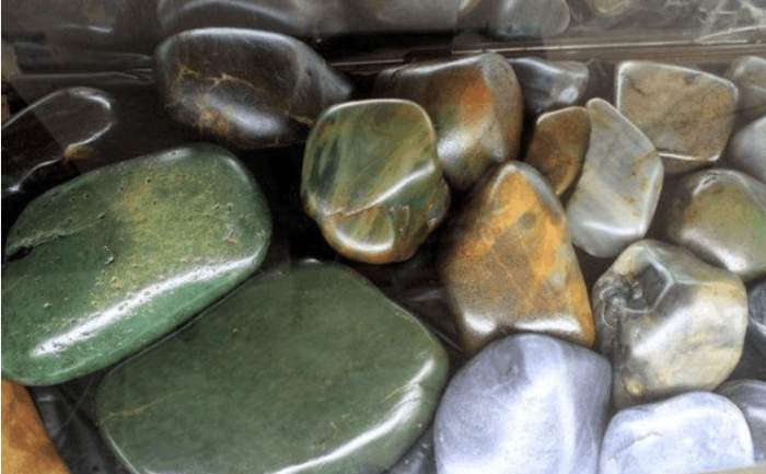 玉龙喀什河里还有多少和田玉籽料原石可采?