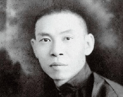 杜月笙看到好友黃金榮掃地的照片后, 拒絕回大陸, 6字評價中國