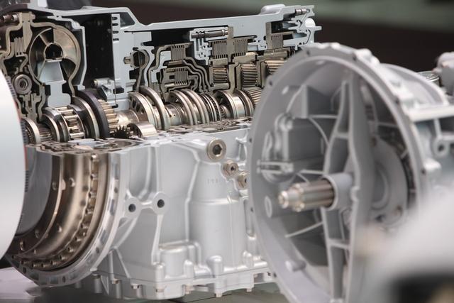 手动挡的汽车是6挡好还是5挡好难道挡位多更耗油吗