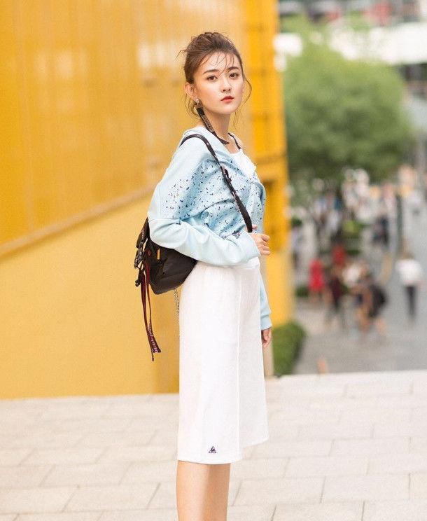 她凭《双世宠妃》走红, 被男友求婚粉丝泪奔, 23岁美得令人心动