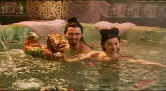 皇帝身边为啥都是太监, 他咋不用年轻貌美的女子呢