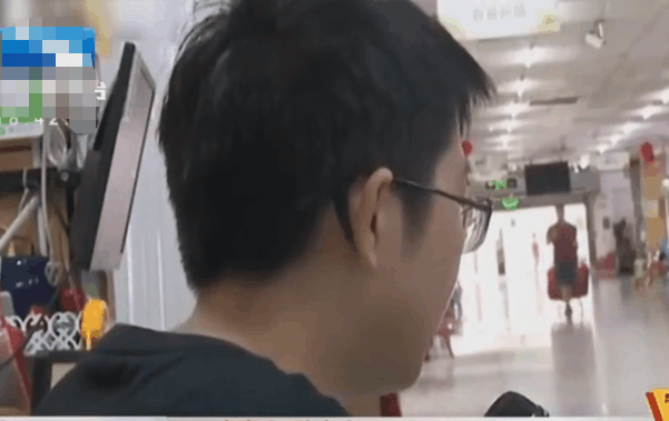 女子买11个充电宝未点收货, 气的店主每天给她寄丧葬用品, 网友: 反思吧