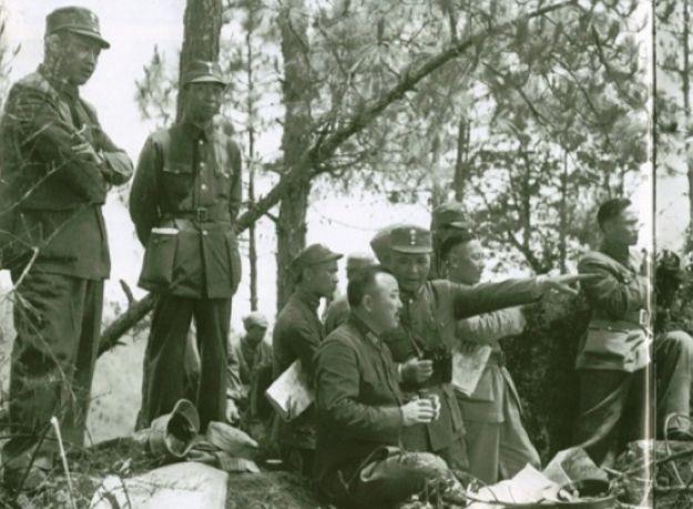 蔣介石手下最厲害的虎將, 掌管國民黨三分之一的兵力, 娶北大校花