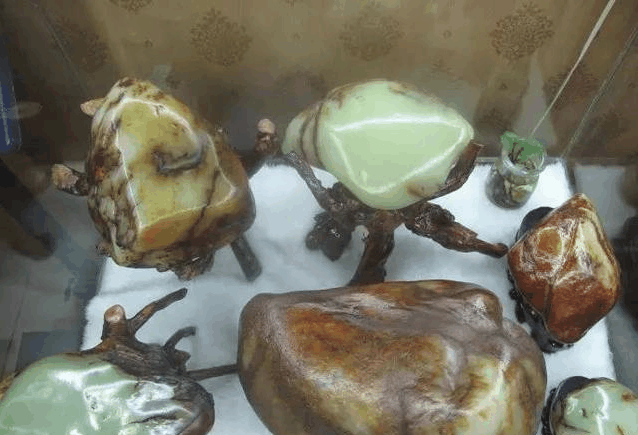 和田玉有瑕疵是不完美? 可以化腐朽为神奇吗?