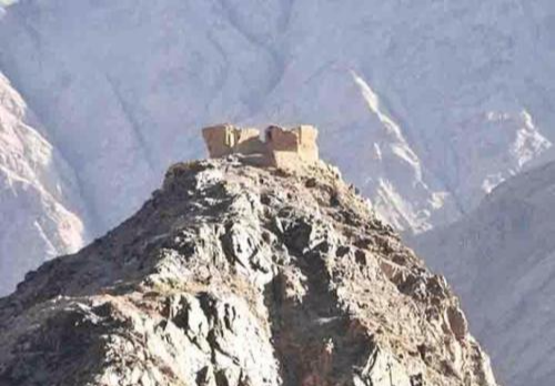 解放軍派兵到此地駐守, 發現竟有國軍, 他們流淚問: 是來送補給嗎