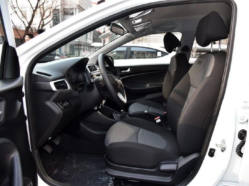 对折卖？这款合资车真疯了，售5万油耗3毛9，帝豪坐不住了