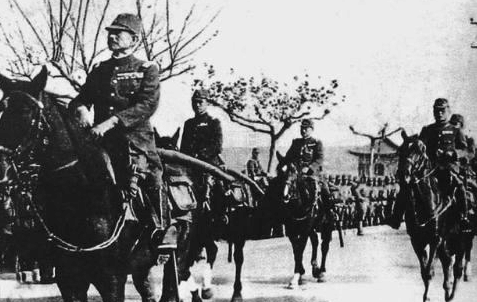 老照片: 第二張是八路軍打勝仗后真正樣子, 電視劇都是騙人的!
