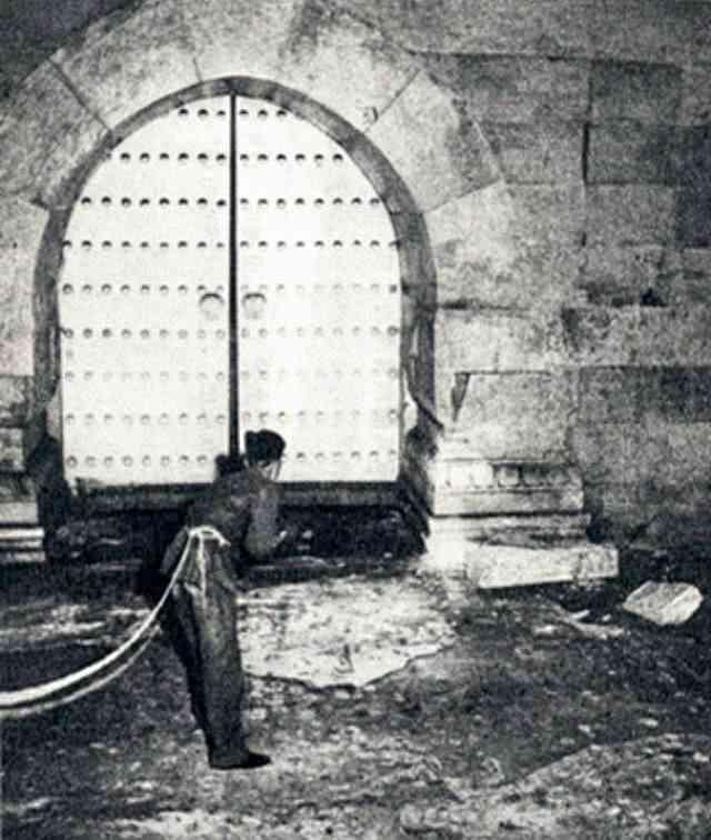 實拍明定陵考古現場: 郭沫若親臨現場指導, 最后一張是萬歷的尸骨