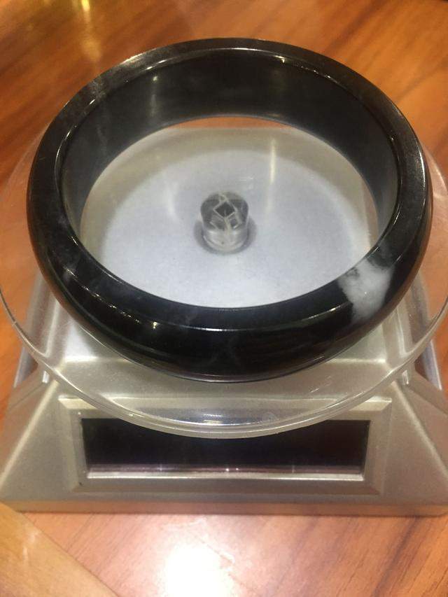 颇为珍稀的墨玉籽料如今什么市场行情