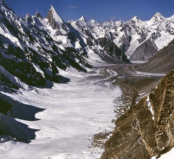 前有玉石垒猪圈, 后有和田玉砌鸡窝, 这个村子到底什么来头