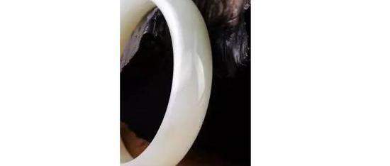 和田玉中的水线玉裂石筋你都知道吗?