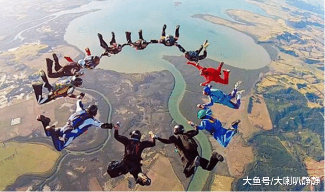 为什么飞机发生意外航空公司宁愿赔光,都不让乘客跳伞求生?(组图)