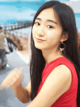 搞笑Gif: 颜值果然决定一切, 因为有颜值, 所以什么表情都是美美的