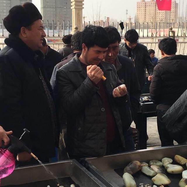 最新消息!!和田玉身价暴涨 商家忧心市场面临崩盘