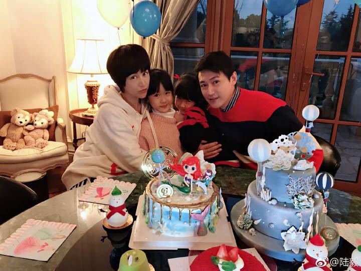陆毅为女儿小叶子庆生, 两姐妹简直就是复制粘贴
