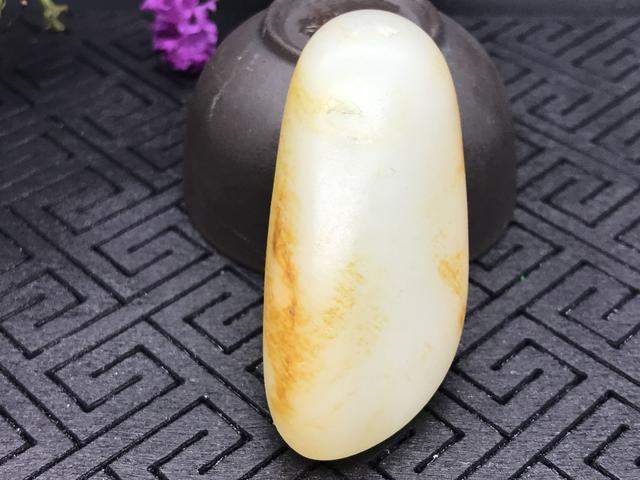 50万从新疆玉器市场买来籽料原石, 被老婆骂乱花钱, 切开后!