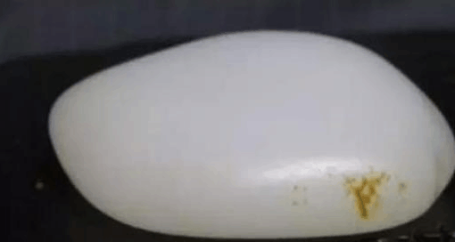 白白花了10万入手二级白和田玉, 真的值得吗?