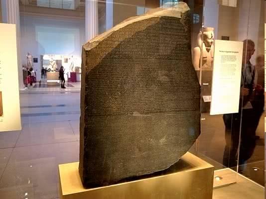 古埃及一件逆天文物, 有1524斤重, 考古家: 世界第一文物