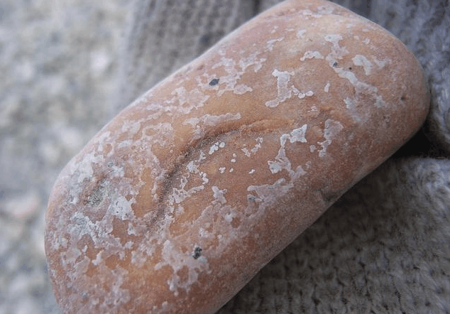 玉变好了这不是作假吗? 刚挖出来的籽料原石都要“处理”一下