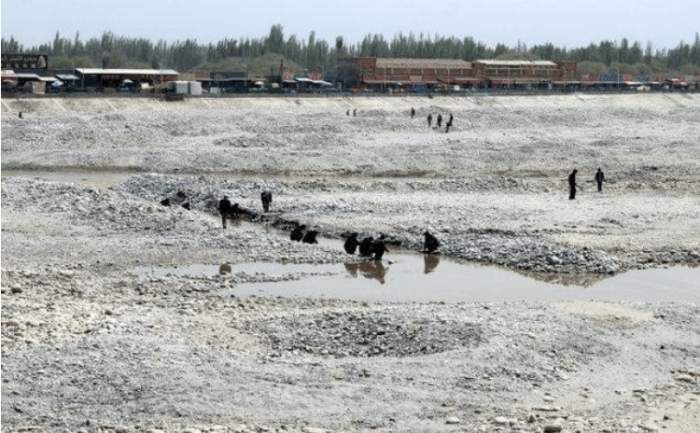 玉龙喀什河里还有多少和田玉籽料原石可采?