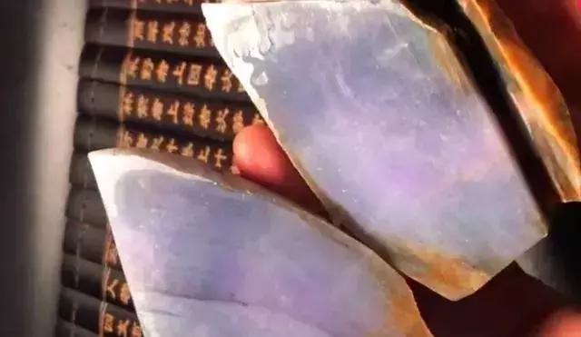 男子拿百万赌玉, 妻子和别人跑了, 差点沦为乞丐, 这块料子救了他